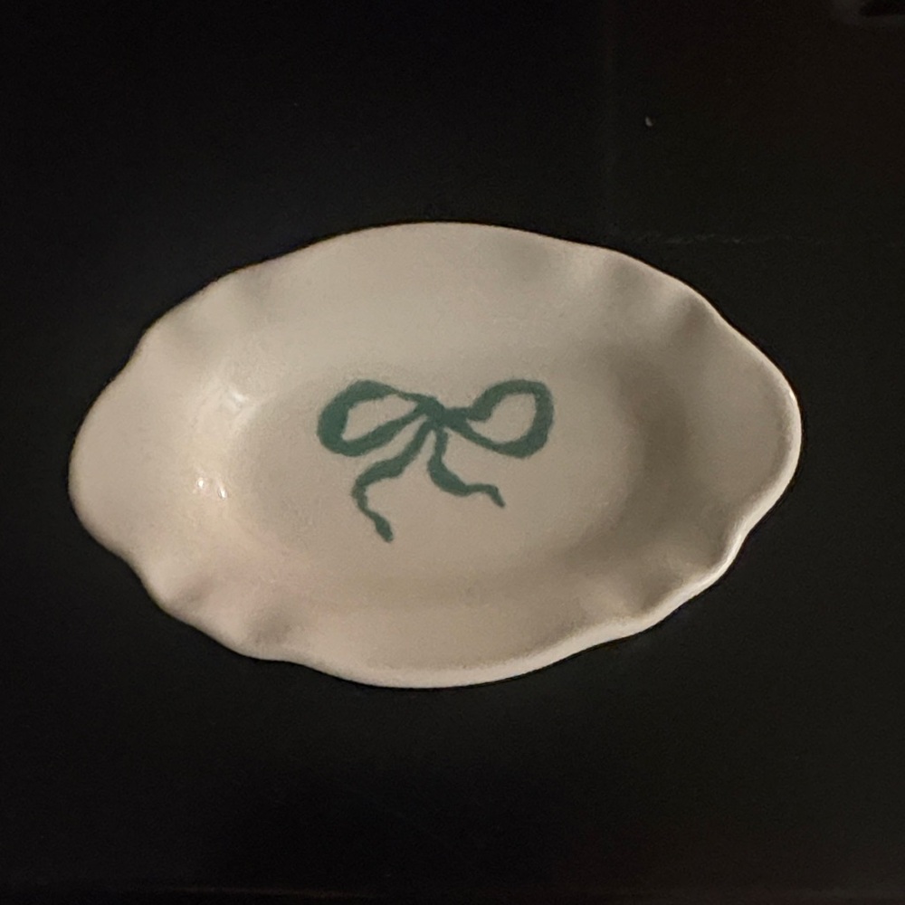 Ceramic Oval Trinket Dish with Green Bow